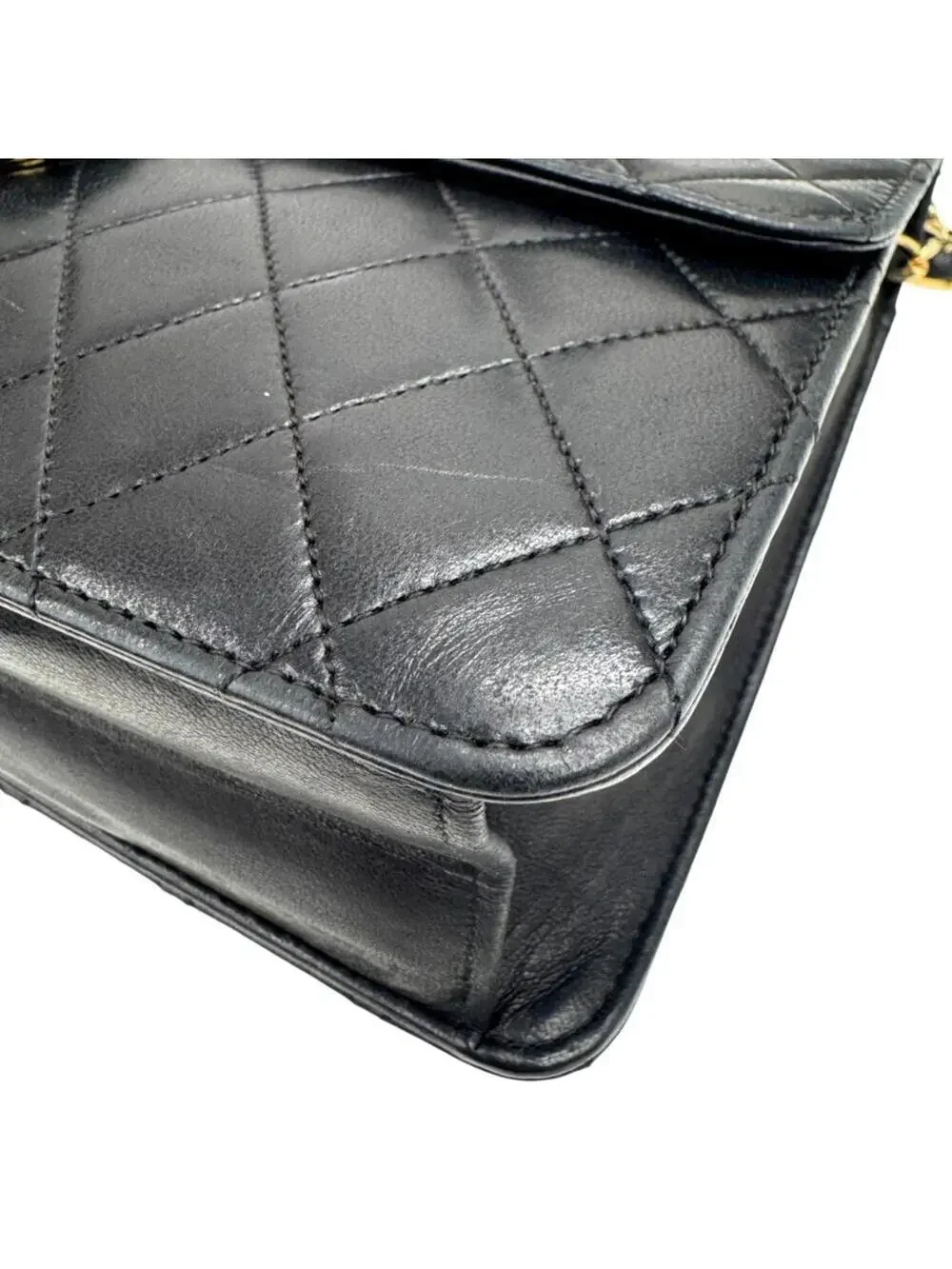 Chanel Vintage Clutch With Chain #299286C35B